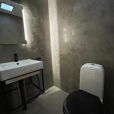 Factory Loft Apartment *